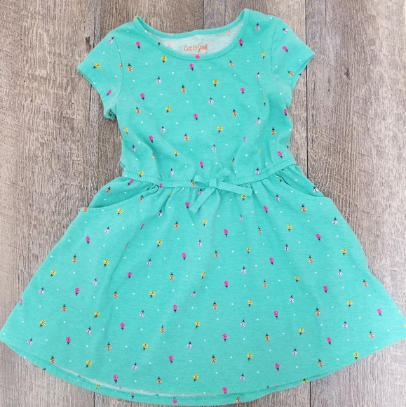 Cat & Jack Other - Ladybug green dress